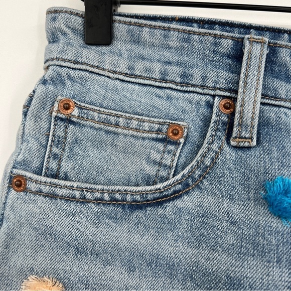 Lucky Brand Lucky Pins High Rise Multi Pom Pom Whiskered Light Wash Jean Shorts - Picture 3 of 12